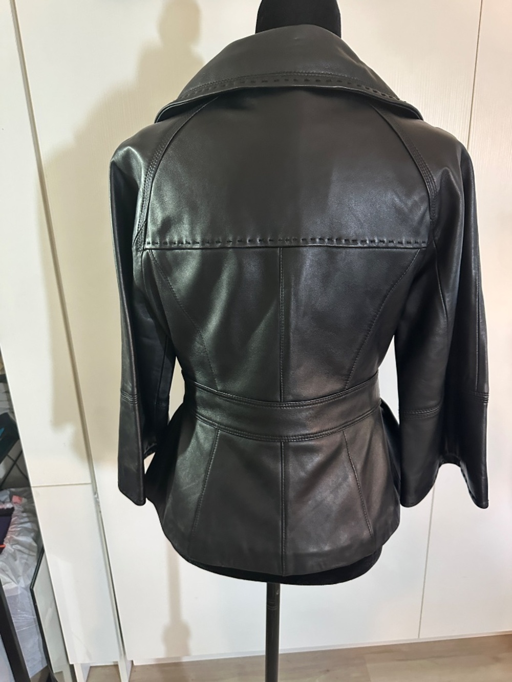NWOT butter, soft Donatella black leather tie, front jacket, Bell sleeves ๐ฅ๐ฅ - Picture 5 of 17